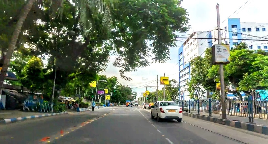Street view in Tollygunge, Kolkata
